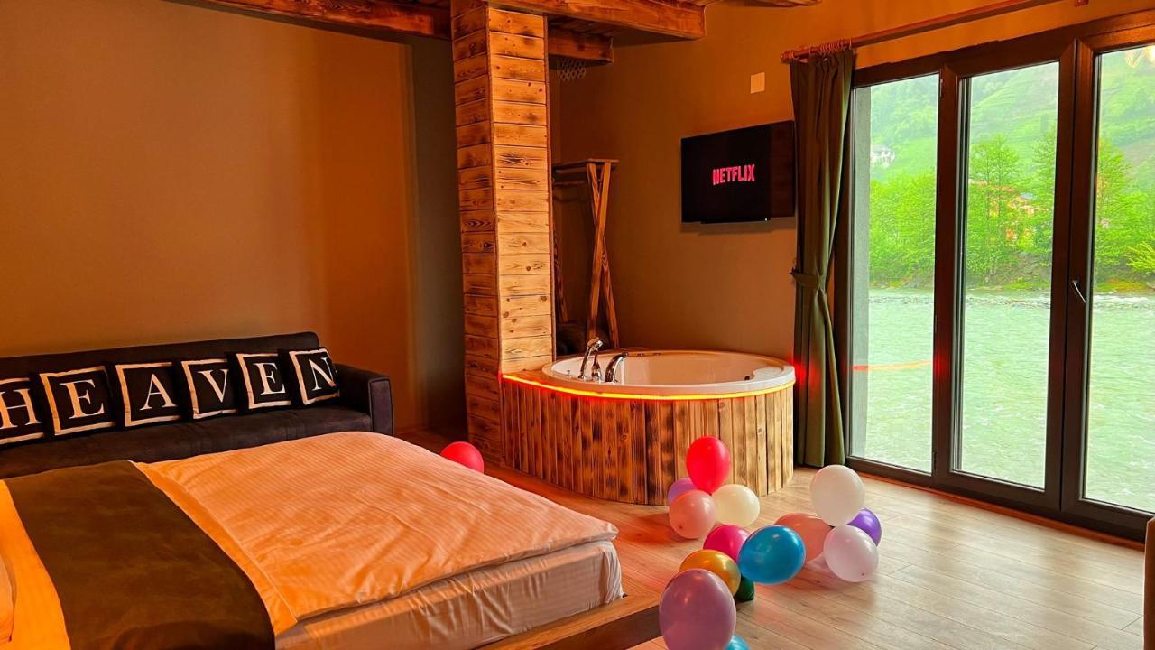 Heaven Vip Wooden Palace Bed & Breakfast Ardeşen Eksteriør bilde